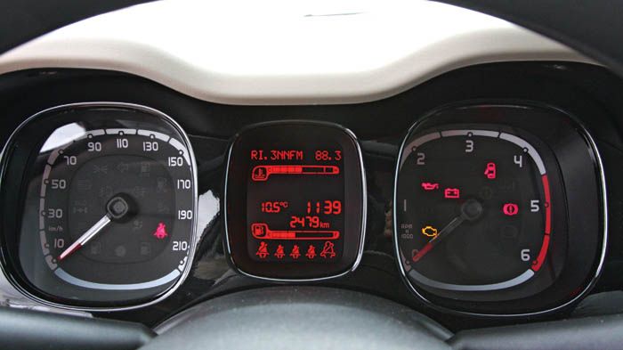 Το Panda διακρίνεται για τα τετραγωνισμένα μοτίβα στο σχεδιασμό του. 